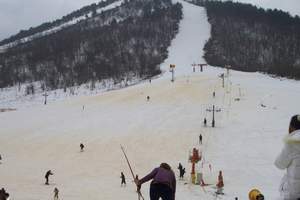 武汉到神农架滑雪 神农架国际纯滑雪2日游 独家赠送滑雪5件套