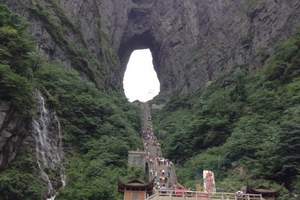 长沙到张家界旅游,天门山/玻璃桥/黄龙洞/魅力湘西二日游